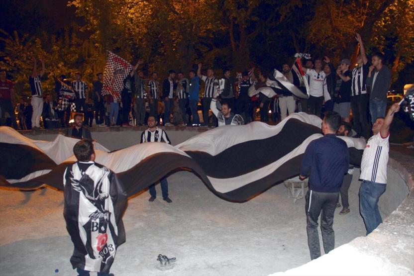 Beşiktaş şampiyon oldu, Türkiye sokağa döküldü