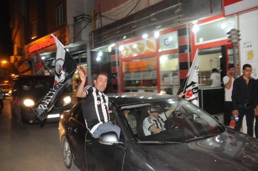 Beşiktaş şampiyon oldu, Türkiye sokağa döküldü