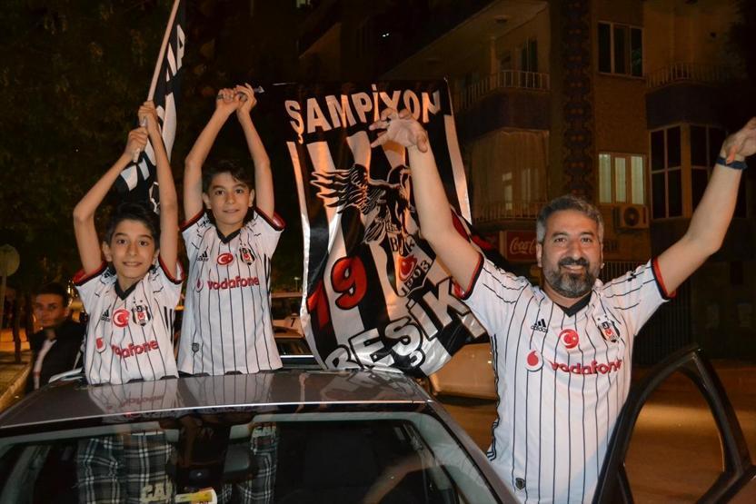 Beşiktaş şampiyon oldu, Türkiye sokağa döküldü