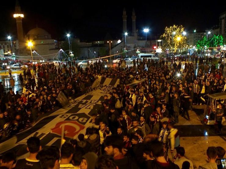 Beşiktaş şampiyon oldu, Türkiye sokağa döküldü