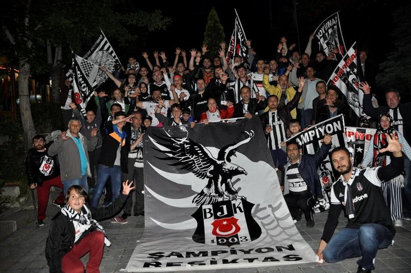 Beşiktaş şampiyon oldu, Türkiye sokağa döküldü