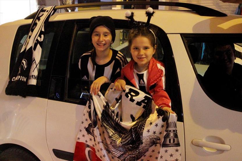 Beşiktaş şampiyon oldu, Türkiye sokağa döküldü