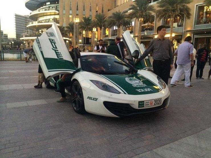 Dünyanın en hızlı polis arabası Dubaide