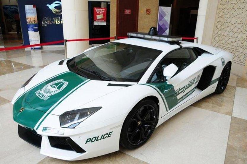 Dünyanın en hızlı polis arabası Dubaide