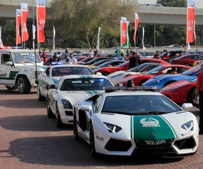 Dünyanın en hızlı polis arabası Dubaide