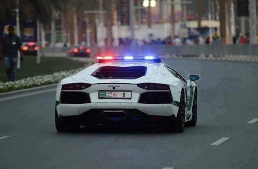 Dünyanın en hızlı polis arabası Dubaide