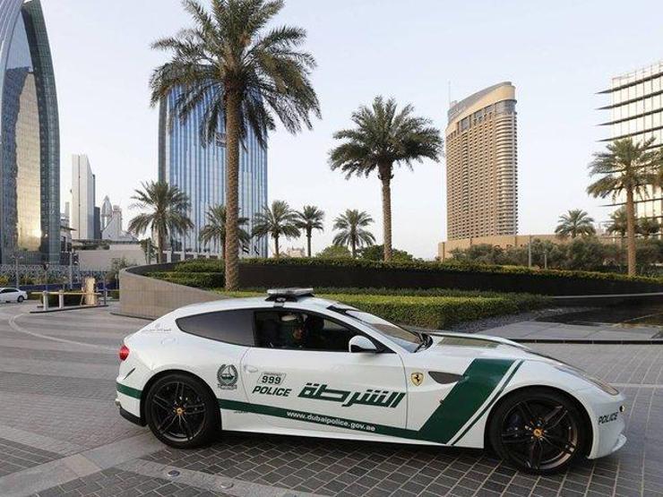 Dünyanın en hızlı polis arabası Dubaide