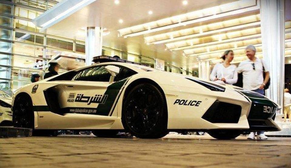 Dünyanın en hızlı polis arabası Dubaide