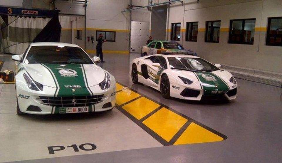 Dünyanın en hızlı polis arabası Dubaide