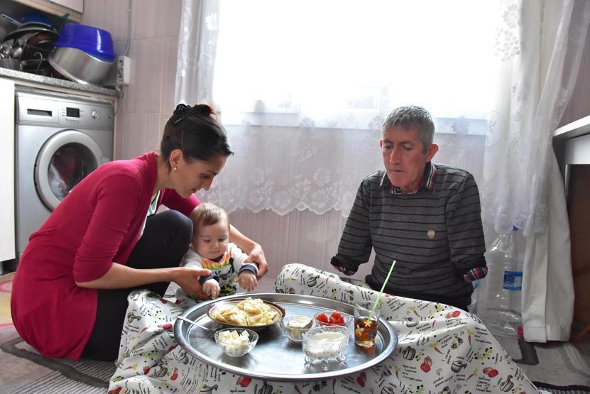 Evini yaparken kollarından oldu