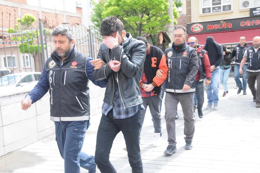 Mersinin ünlü tatlısı Kerebiçin içinden uyuşturucu çıktı
