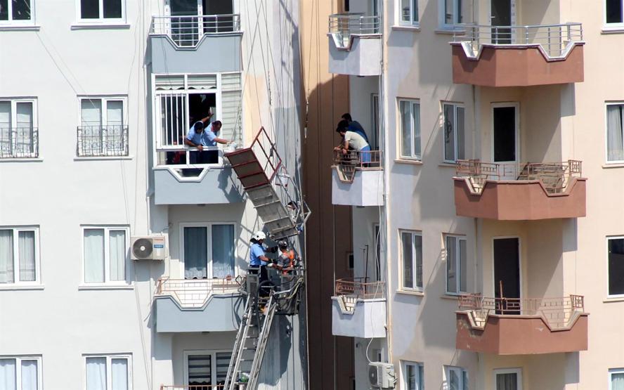 Mersin’de halat koptu, işçiler mahsur kaldı