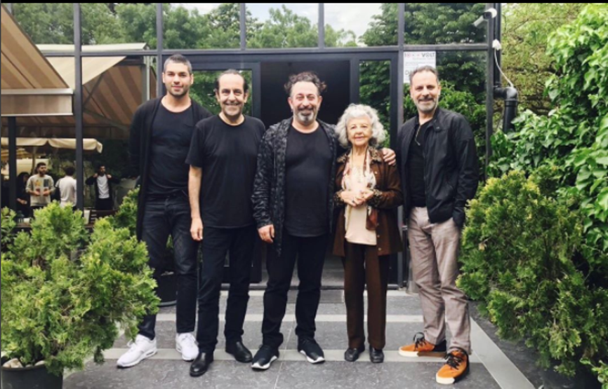 Arif V 216 filminin kadrosu