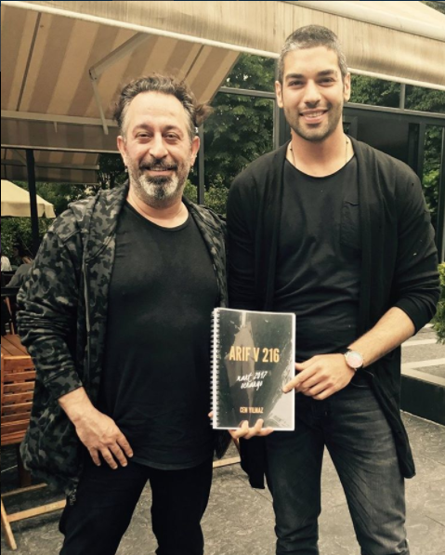 Arif V 216 filminin kadrosu