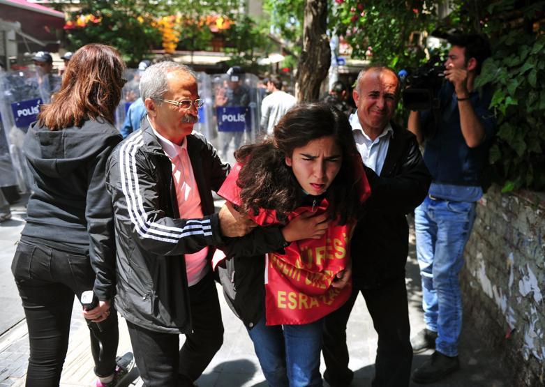 Nuriye Gülmen ve Semih Özakçaya destek eylemine müdahale