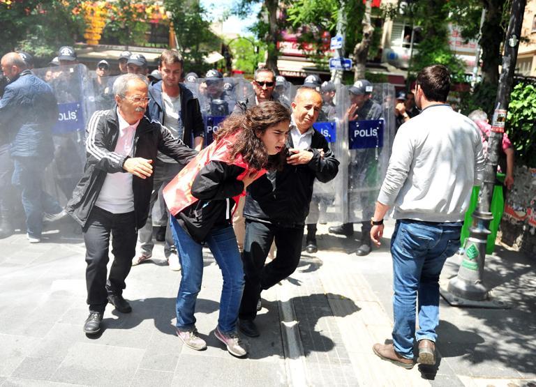 Nuriye Gülmen ve Semih Özakçaya destek eylemine müdahale