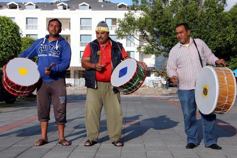 Ramazan davulcuları yasağı protesto etti