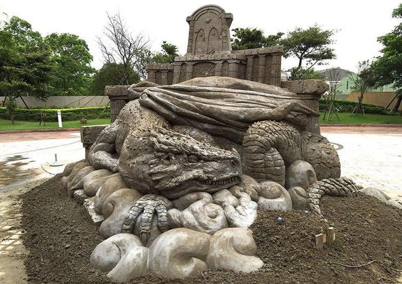 Japon sanatçı kumdan heykelleriyle büyülüyor