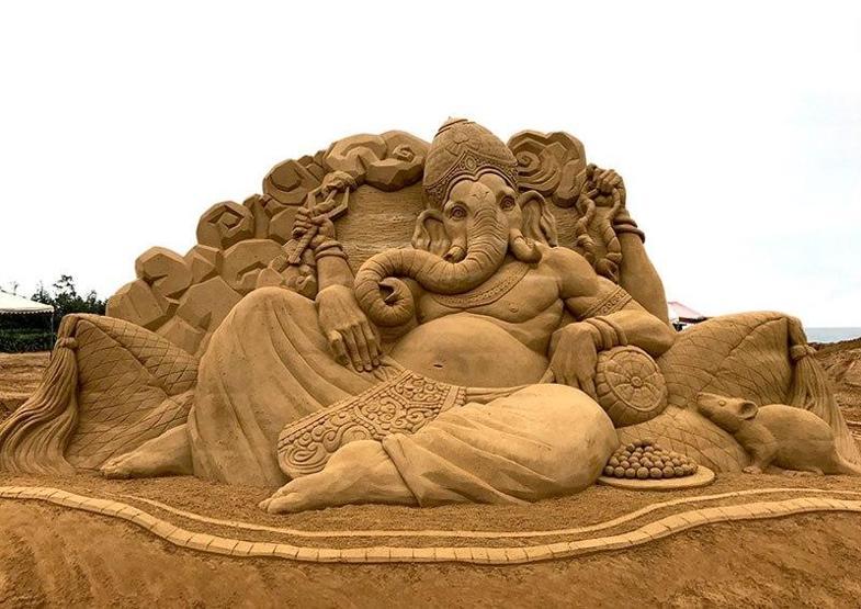 Japon sanatçı kumdan heykelleriyle büyülüyor