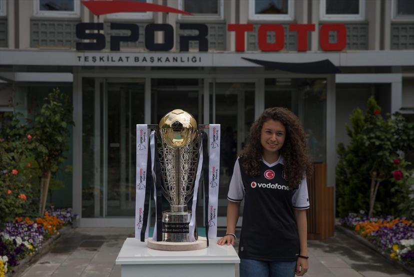 Yola çıktı geliyor
