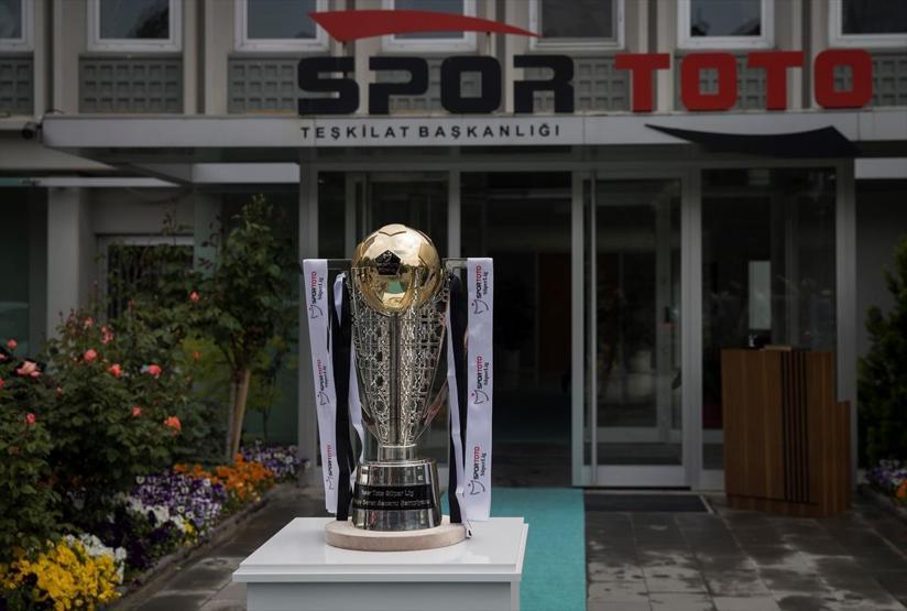 Yola çıktı geliyor