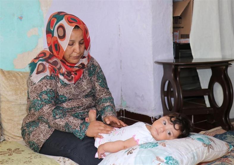 Kocası kirayı ödemeyince terk etti, 7 aylık kızıyla ortada kaldı
