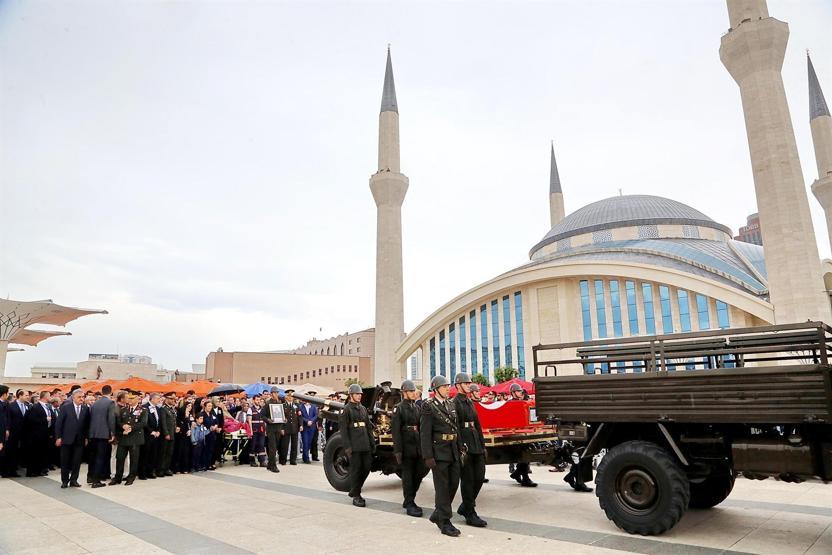 Şehit albay Ankarada toprağa verildi
