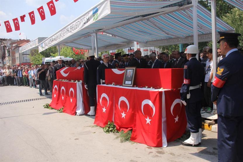 Helikopterde şehit olan yüzbaşıya Balıkesirde son veda