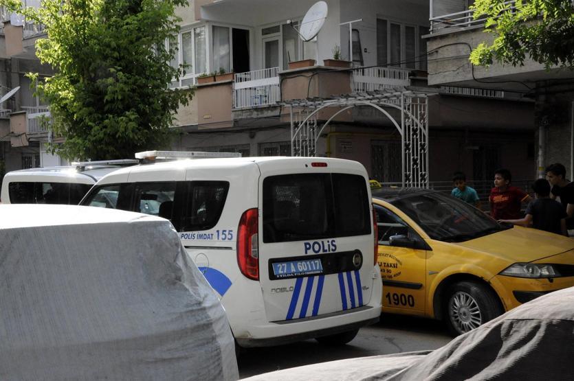 Bir haftadır aranan iki kız dairede kilitli bulundu