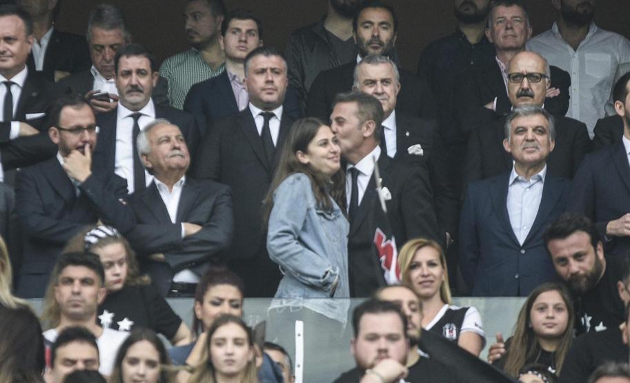 Şampiyon Beşiktaş kupasını aldı