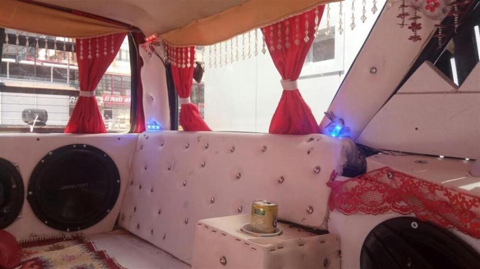 Otel ücretlerine kızdı, arabasını otele çevirdi