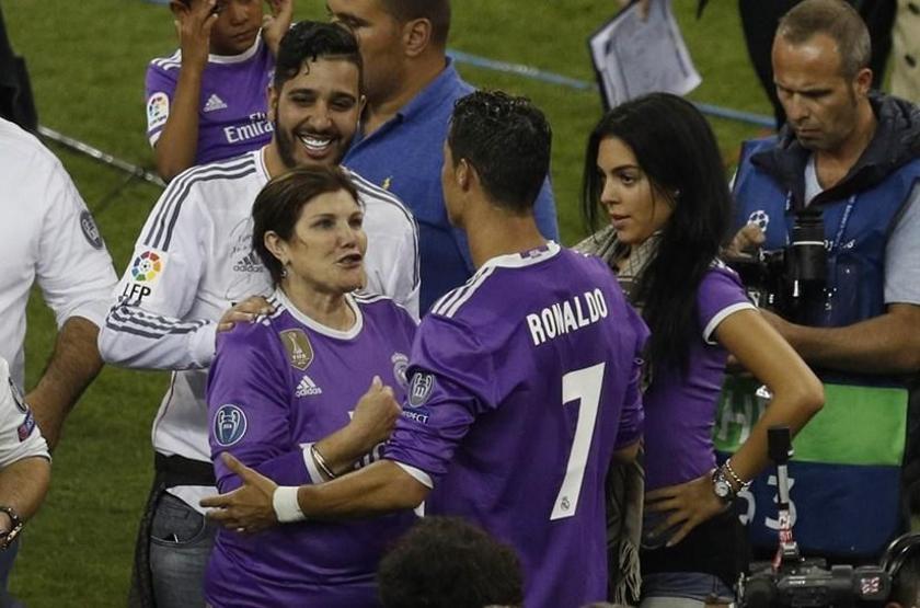 Cristiano Ronaldonun yanından hiç ayrılmadı