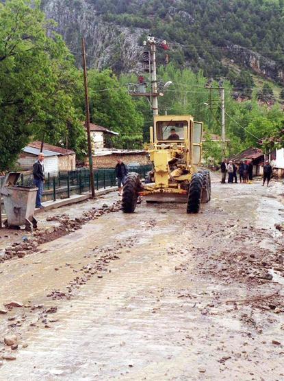 Ispartada sağanak yağmur sele sebep oldu