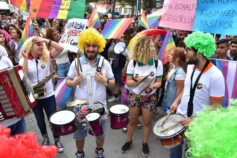 LGBT İzmirde beşinci kez yürüdü