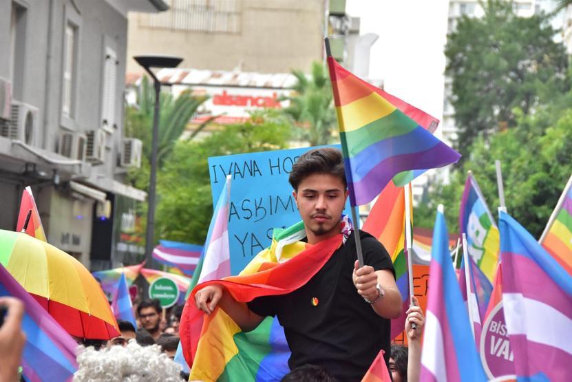 LGBT İzmirde beşinci kez yürüdü