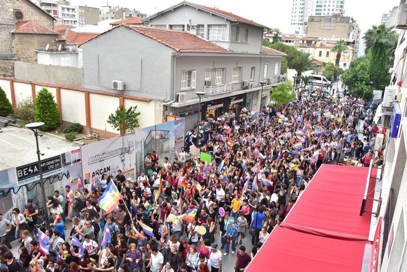 LGBT İzmirde beşinci kez yürüdü