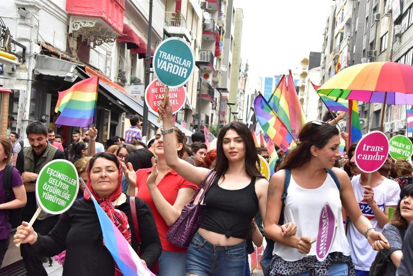 LGBT İzmirde beşinci kez yürüdü