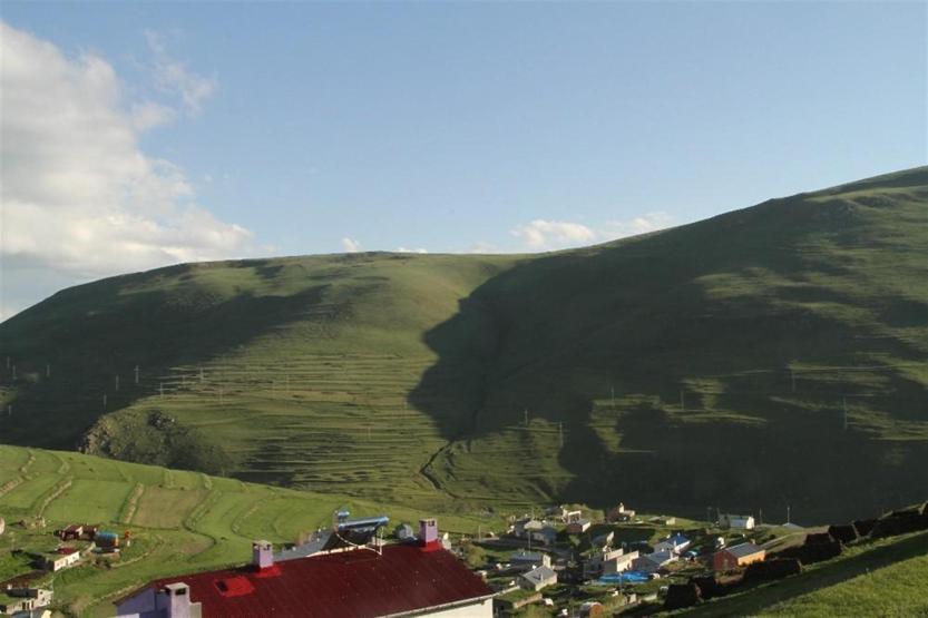 Dağdaki Atatürk silüetini görmeye geldiler