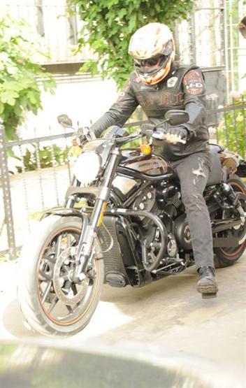 Kıvanç Tatlıtuğun 80 bin TL’lik motosikleti