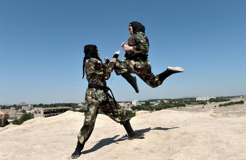 İranın Ninja kadınları