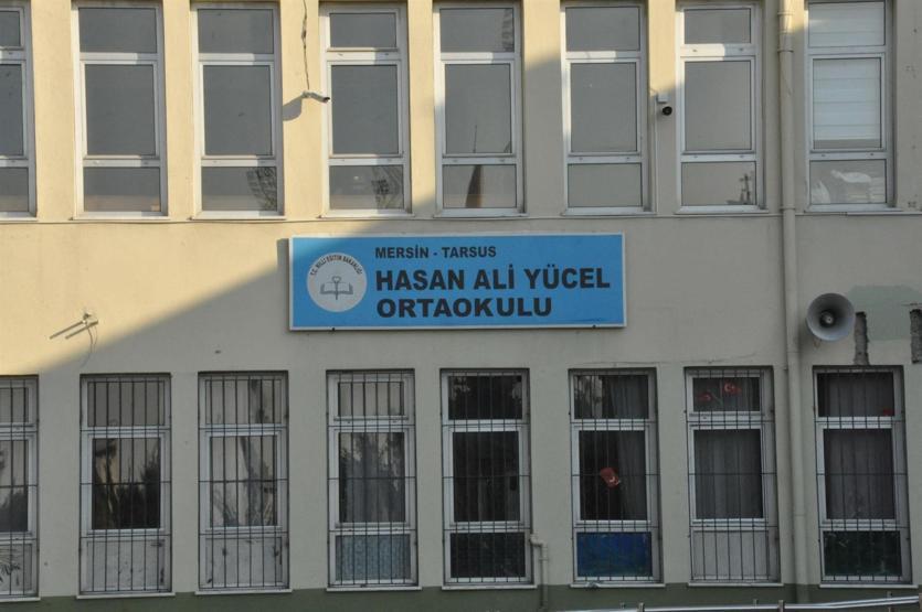 Sahte diplomalı 2 öğretmen görevden alındı