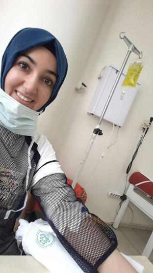 Kadın doktora makasla saldırıp yerlerde sürüklediler