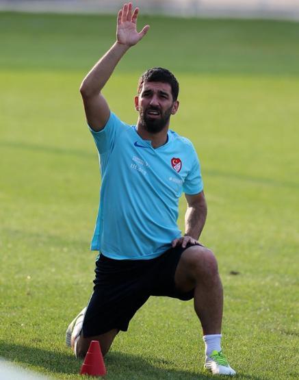 Son dakika: Arda Turan milli takım kampından gönderildi