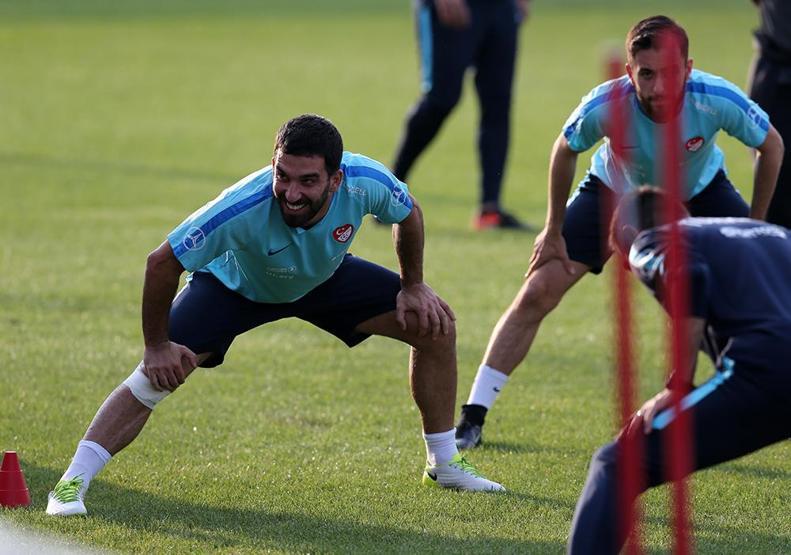 Son dakika: Arda Turan milli takım kampından gönderildi