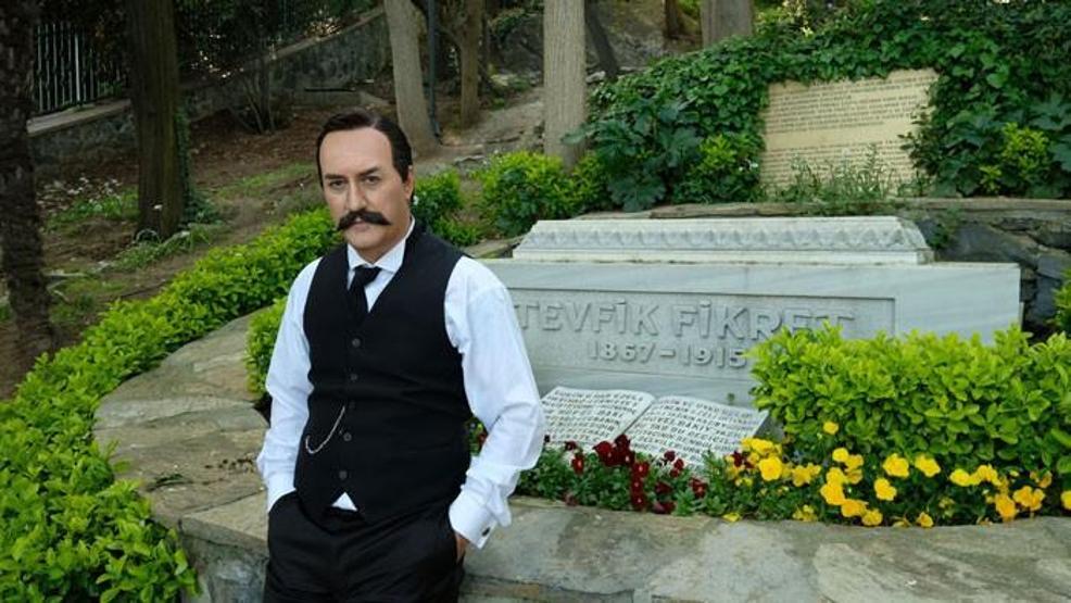 Tamer Karadağlı 7 saatte Tevfik Fikret oldu