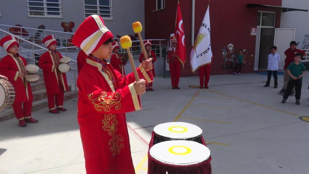 Aydınlı miniklerin mehter takımı