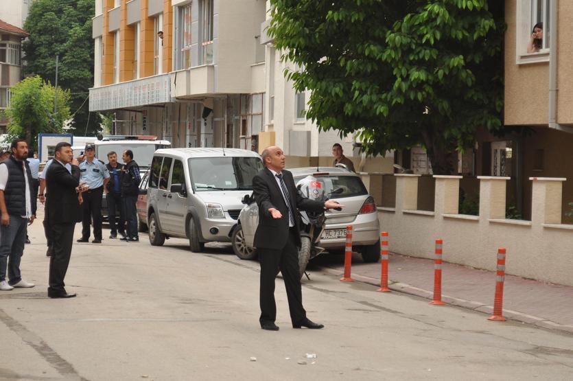 Üniversiteli kızı evinde rehin alıp dehşet saçtı