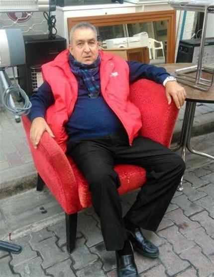 Bir garip cenaze töreni. Tabutu çamaşır makinesi üzerine konuldu