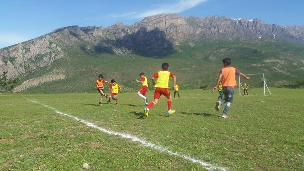 Siirt dağları arasında Şampiyonlar Ligi müziği