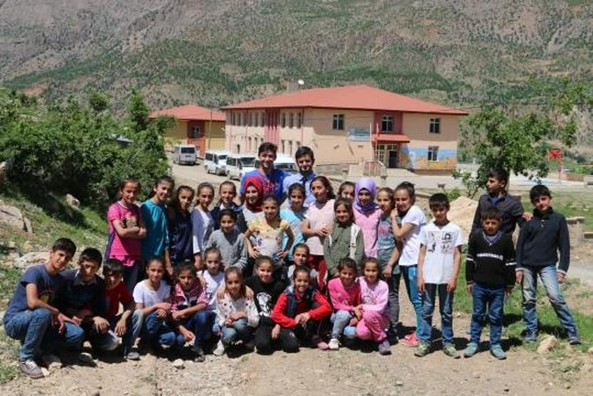 Siirt dağları arasında Şampiyonlar Ligi müziği